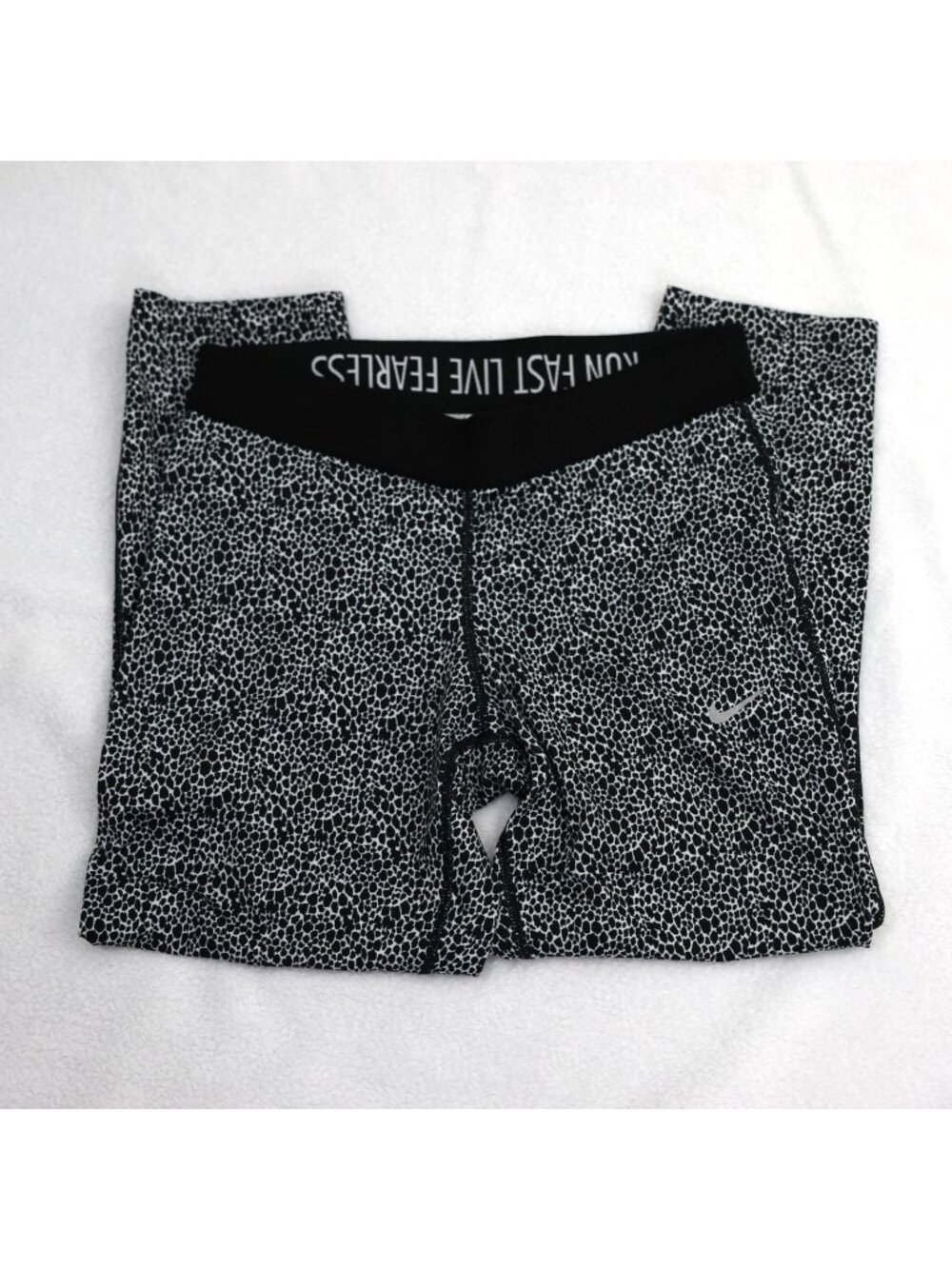 Nike Dri-FIT Women's Running Leggings Size Small Black White Animal Print